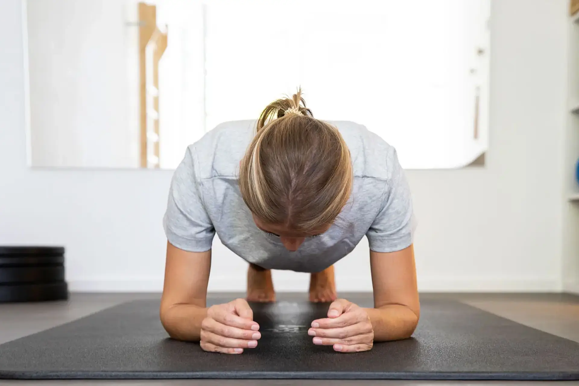 Prävention von Rückenschmerzen: Physiotherapeutische Übungen sinnvoll ergänzen